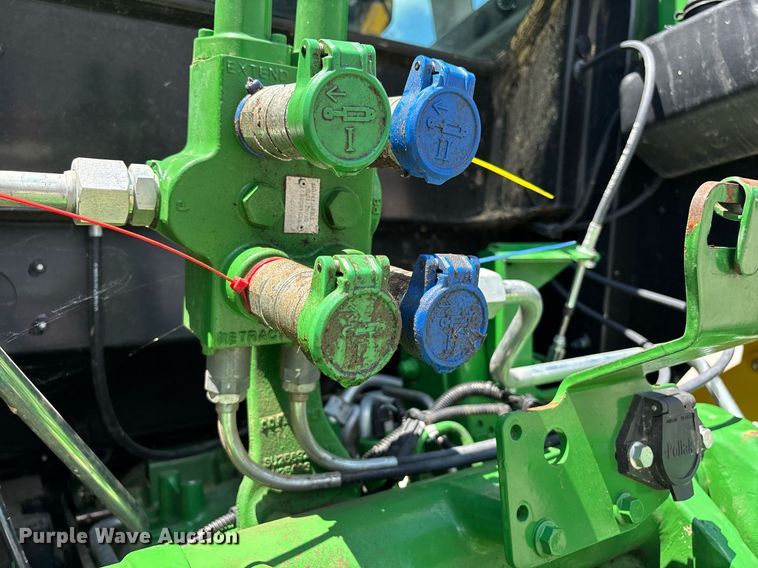 image for item YA0684 2015 John Deere 6105D MFWD tractor