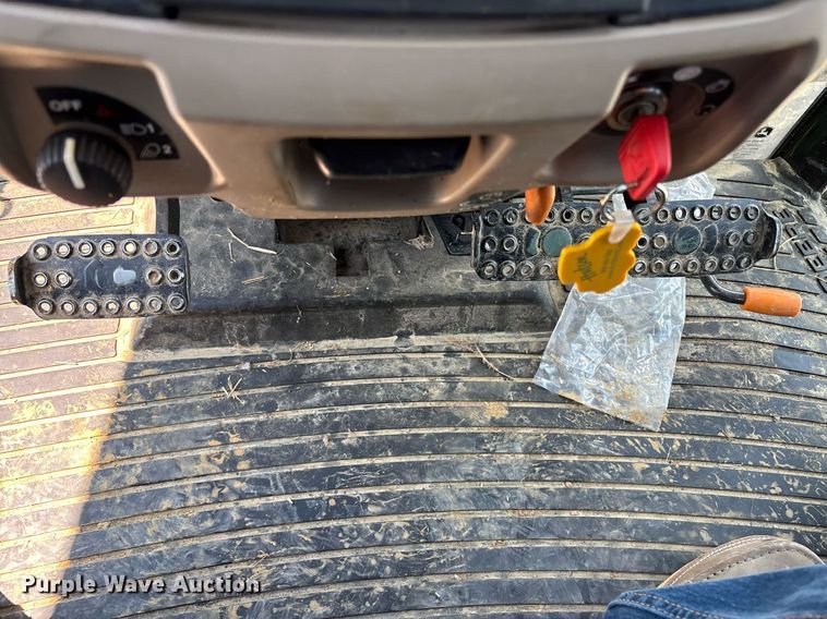 image for item YA0684 2015 John Deere 6105D MFWD tractor