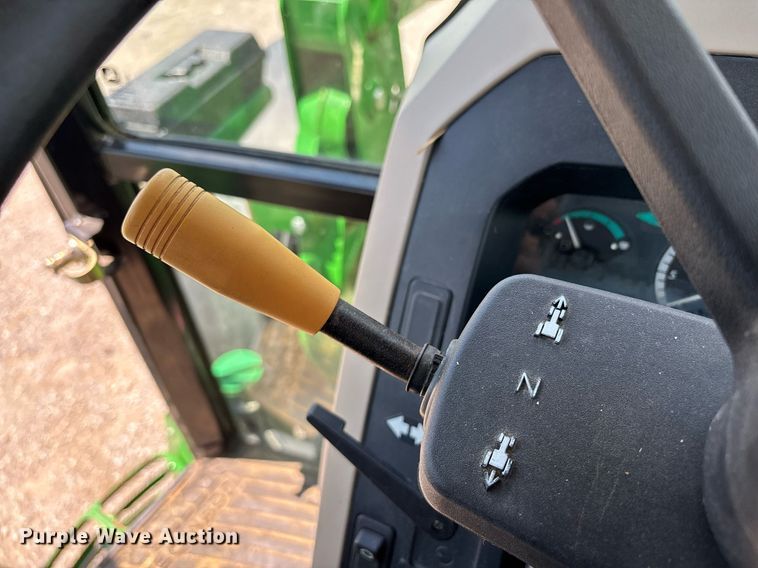 image for item YA0684 2015 John Deere 6105D MFWD tractor