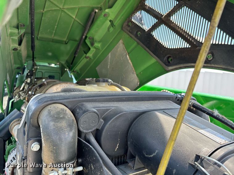 image for item YA0684 2015 John Deere 6105D MFWD tractor