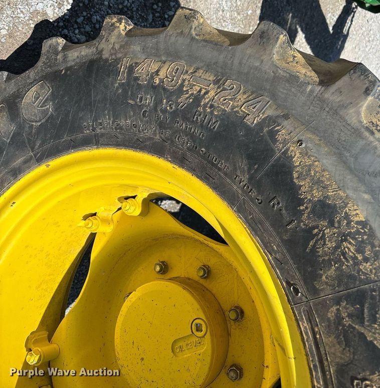 image for item YA0684 2015 John Deere 6105D MFWD tractor