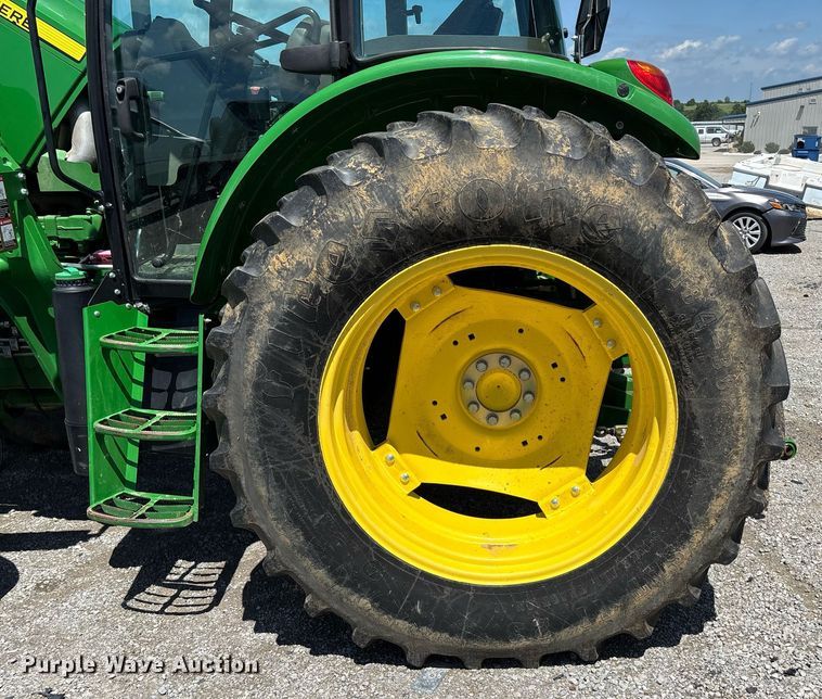image for item YA0684 2015 John Deere 6105D MFWD tractor