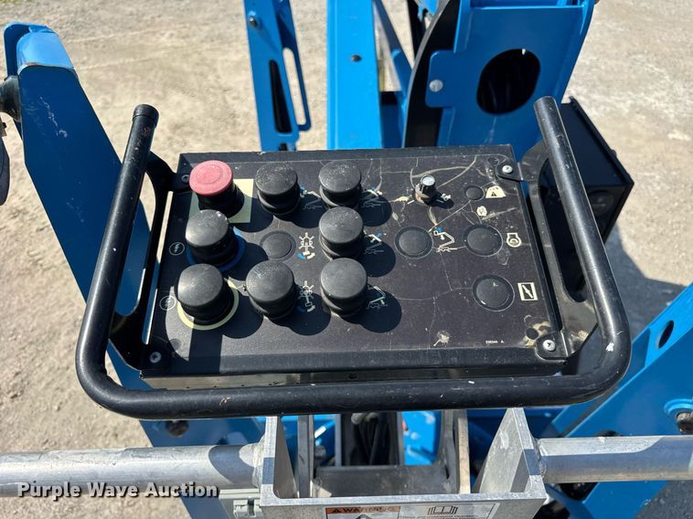 image for item DI9147 2018 Genie TZ34/20 boom lift