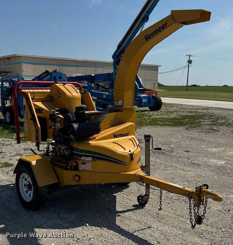 image for item DI9148 2013 Vermeer BC600XL wood chipper
