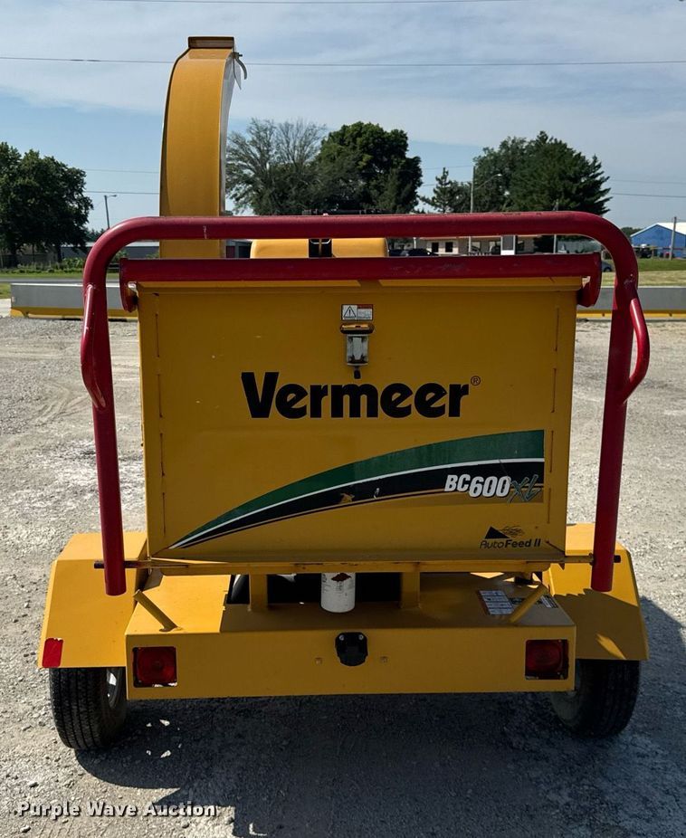 image for item DI9148 2013 Vermeer BC600XL wood chipper