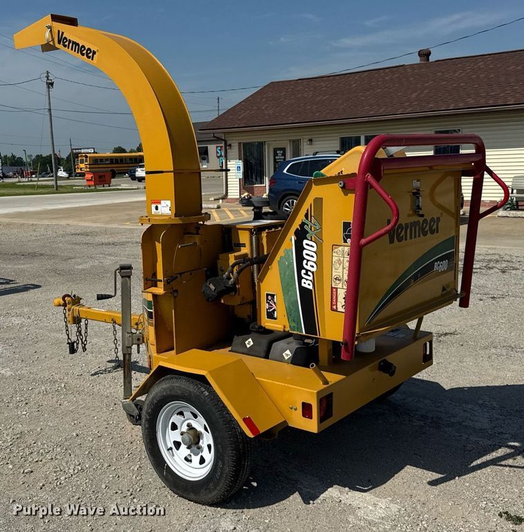 image for item DI9148 2013 Vermeer BC600XL wood chipper