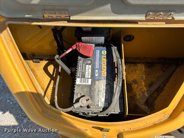 image for item DI9148 2013 Vermeer BC600XL wood chipper