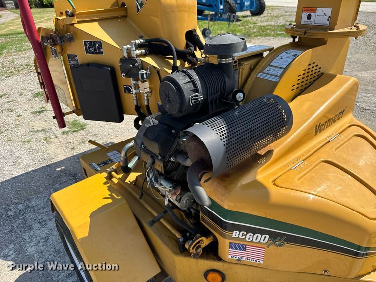 image for item DI9148 2013 Vermeer BC600XL wood chipper