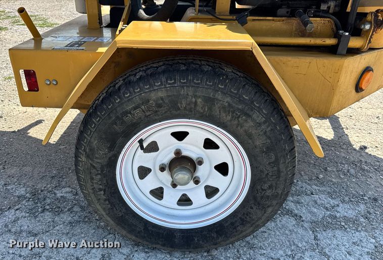 image for item DI9148 2013 Vermeer BC600XL wood chipper