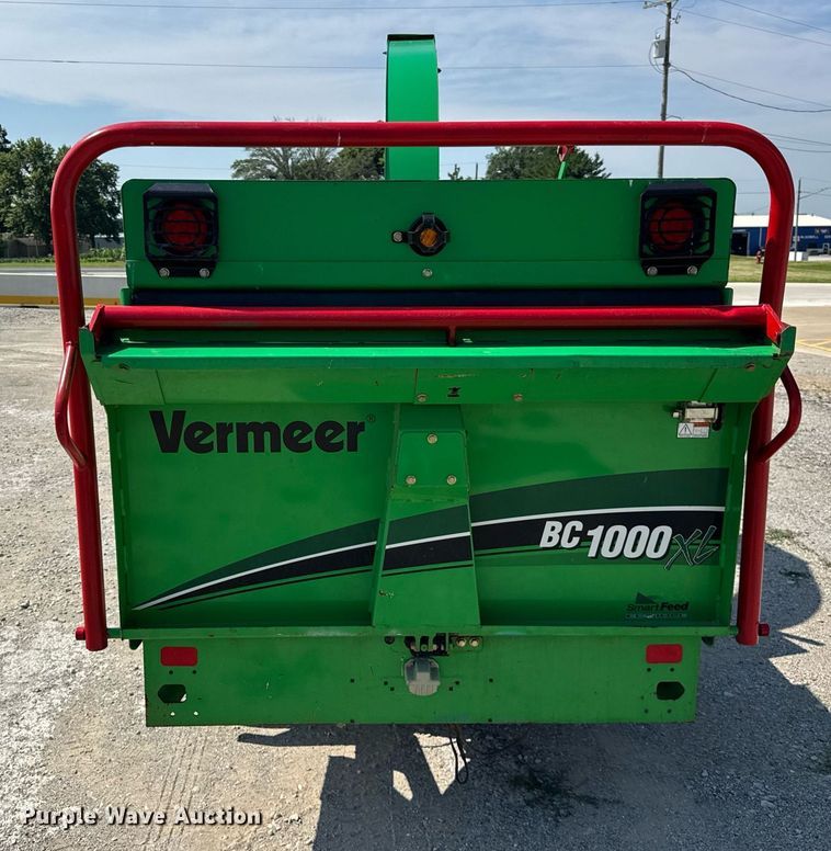image for item DI9172 2002 Vermeer BC1000XL wood chipper