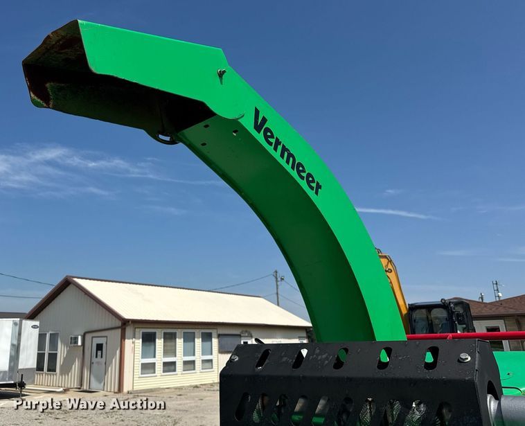 image for item DI9172 2002 Vermeer BC1000XL wood chipper