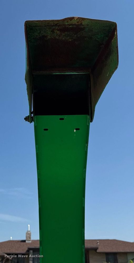 image for item DI9172 2002 Vermeer BC1000XL wood chipper