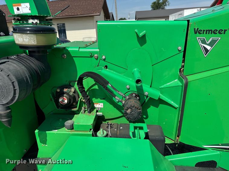 image for item DI9172 2002 Vermeer BC1000XL wood chipper