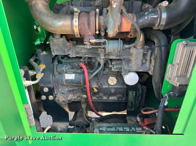 image for item DI9172 2002 Vermeer BC1000XL wood chipper