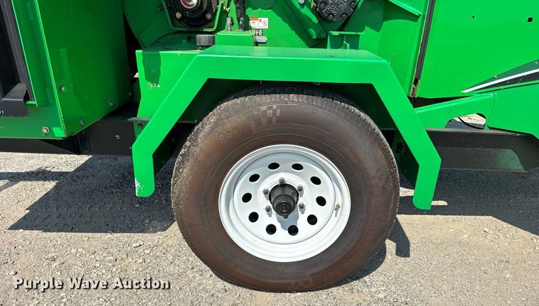 image for item DI9172 2002 Vermeer BC1000XL wood chipper