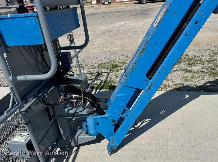 image for item DI9189 2008 Genie S65 boom lift