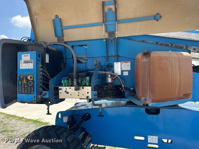 image for item DI9189 2008 Genie S65 boom lift