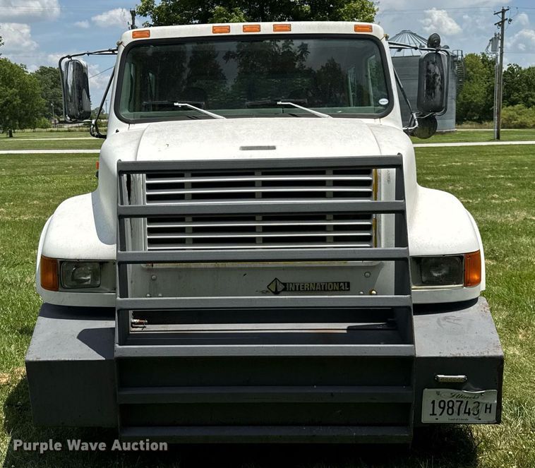 image for item DI9197 2001 International 4700  Crew Cab dump truck
