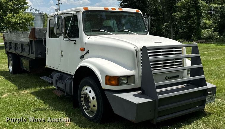 image for item DI9197 2001 International 4700  Crew Cab dump truck