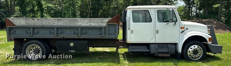image for item DI9197 2001 International 4700  Crew Cab dump truck