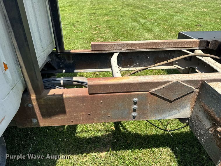 image for item DI9197 2001 International 4700  Crew Cab dump truck