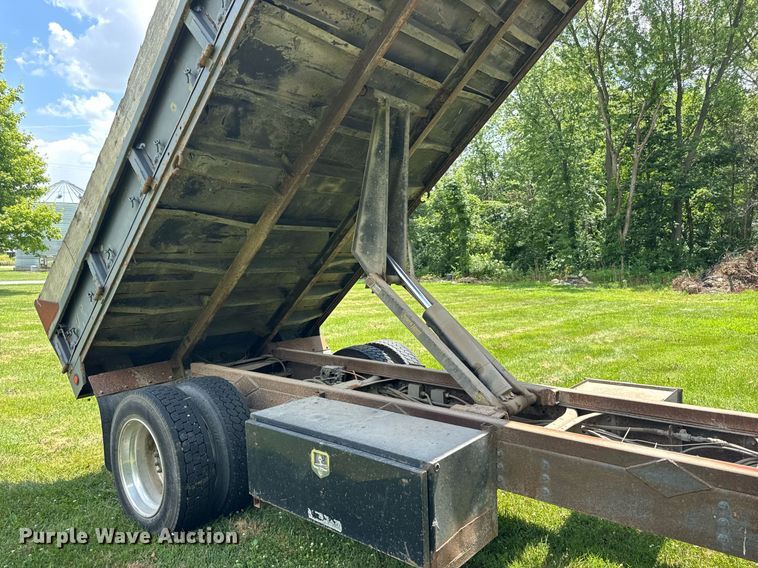 image for item DI9197 2001 International 4700  Crew Cab dump truck