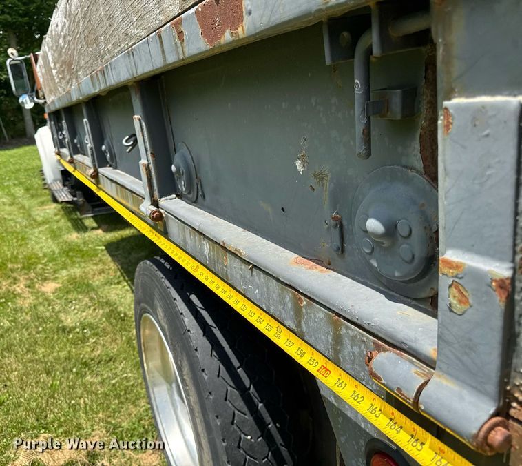 image for item DI9197 2001 International 4700  Crew Cab dump truck