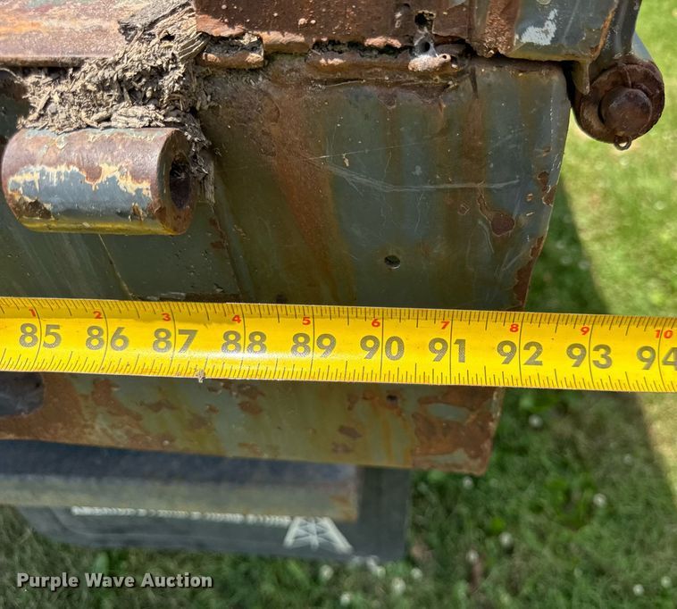 image for item DI9197 2001 International 4700  Crew Cab dump truck