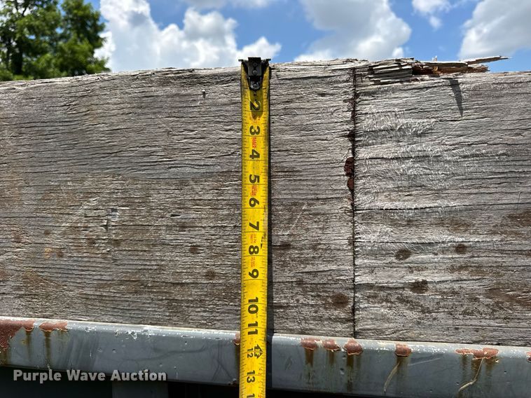 image for item DI9197 2001 International 4700  Crew Cab dump truck