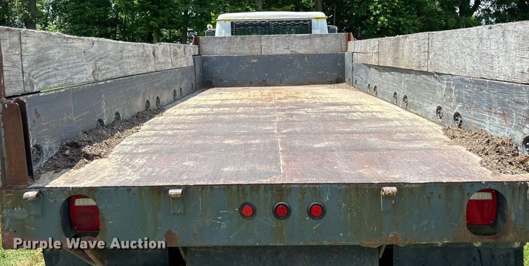 image for item DI9197 2001 International 4700  Crew Cab dump truck