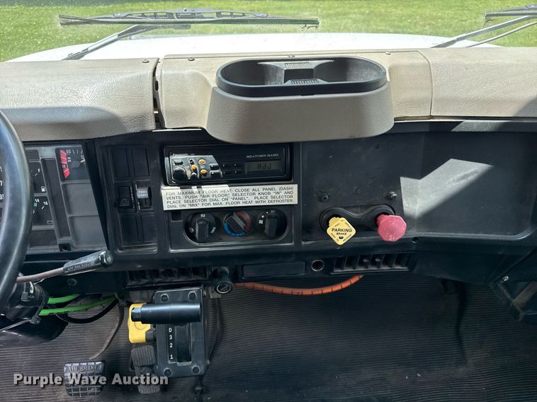 image for item DI9197 2001 International 4700  Crew Cab dump truck