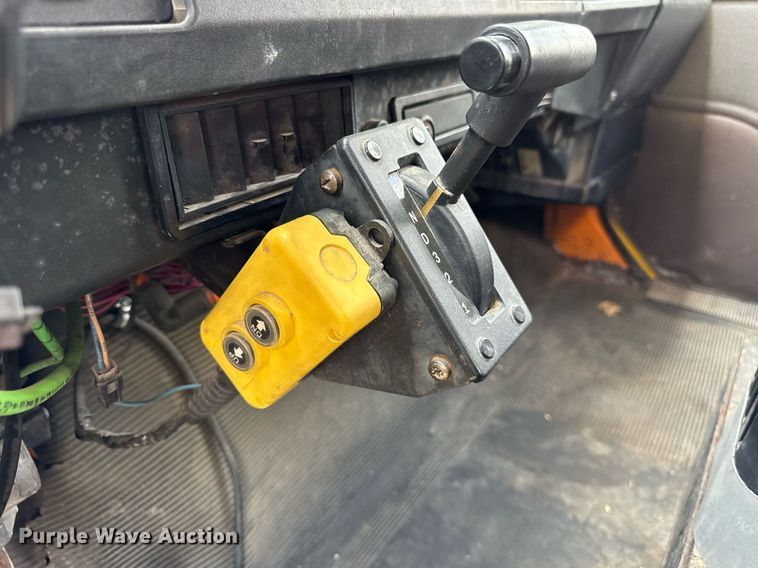 image for item DI9197 2001 International 4700  Crew Cab dump truck