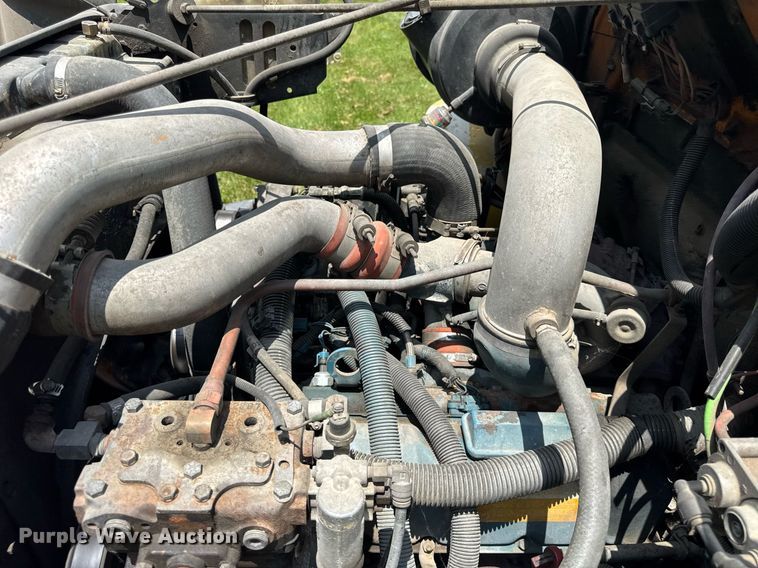 image for item DI9197 2001 International 4700  Crew Cab dump truck