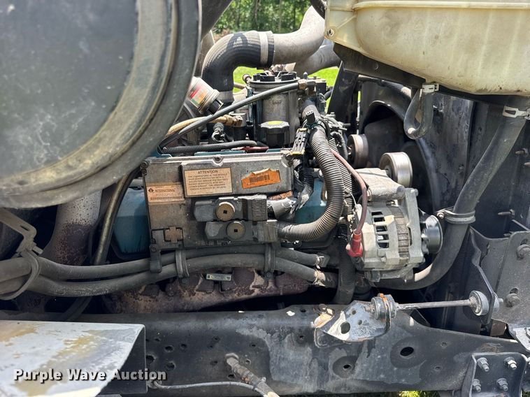 image for item DI9197 2001 International 4700  Crew Cab dump truck