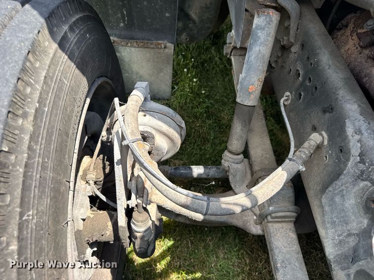 image for item DI9197 2001 International 4700  Crew Cab dump truck