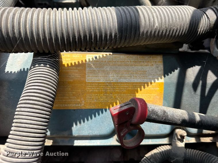 image for item DI9197 2001 International 4700  Crew Cab dump truck