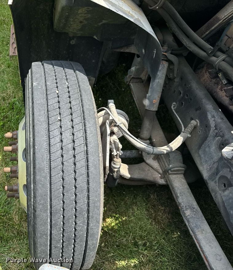 image for item DI9197 2001 International 4700  Crew Cab dump truck