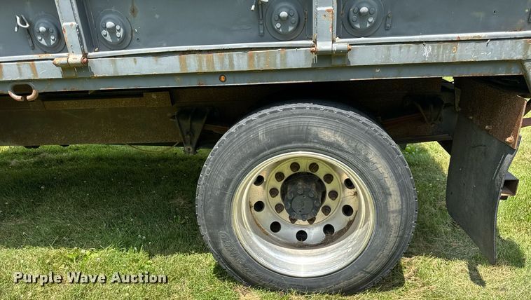 image for item DI9197 2001 International 4700  Crew Cab dump truck