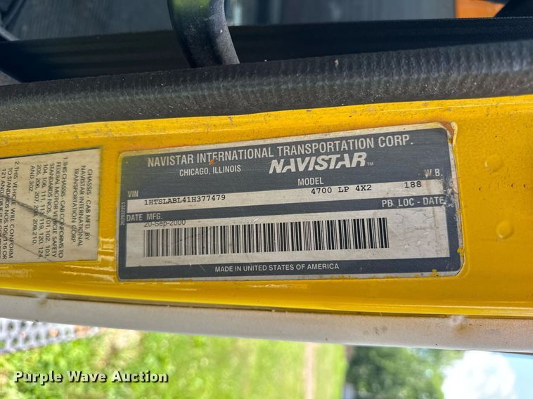 image for item DI9197 2001 International 4700  Crew Cab dump truck