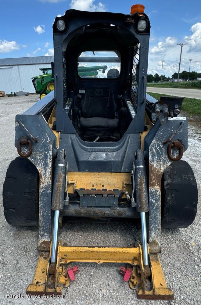 image for item DI9215 2013 John Deere 332D skid steer loader