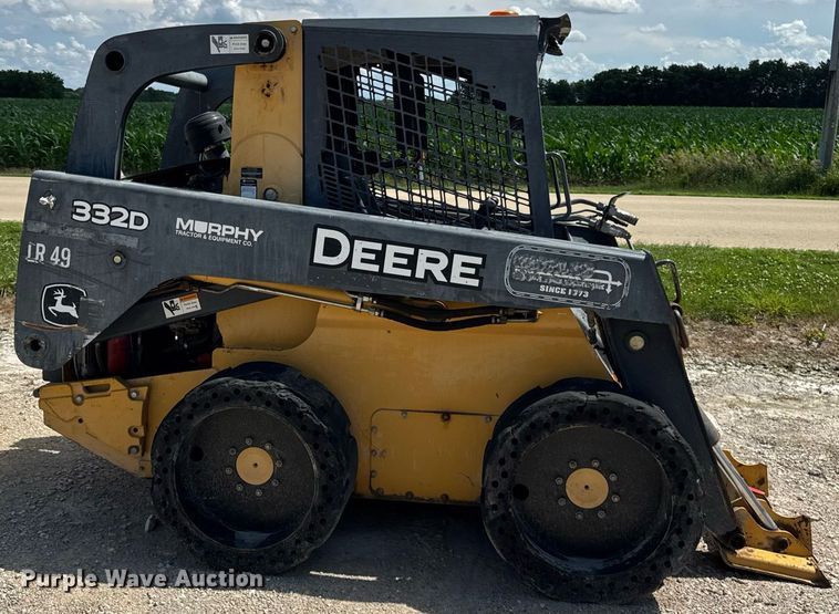 image for item DI9215 2013 John Deere 332D skid steer loader