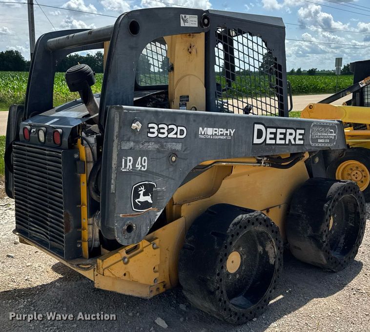 image for item DI9215 2013 John Deere 332D skid steer loader
