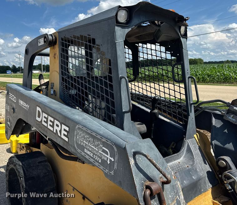 image for item DI9215 2013 John Deere 332D skid steer loader