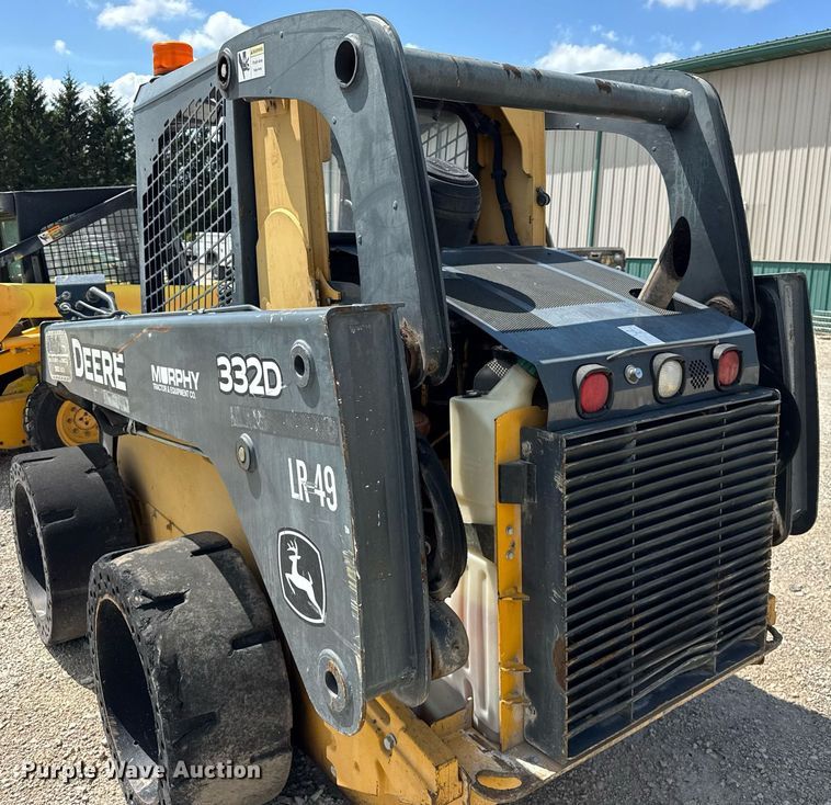 image for item DI9215 2013 John Deere 332D skid steer loader
