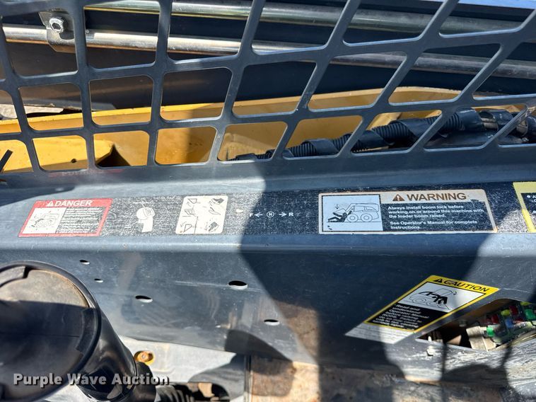 image for item DI9215 2013 John Deere 332D skid steer loader