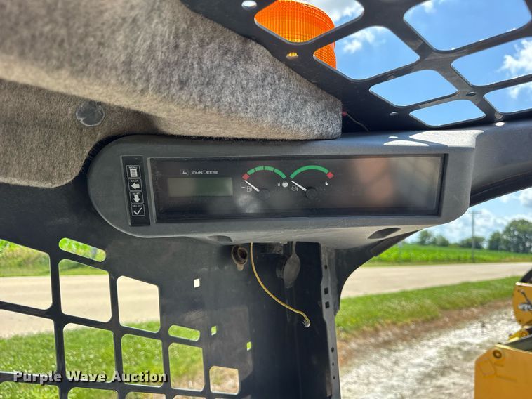 image for item DI9215 2013 John Deere 332D skid steer loader