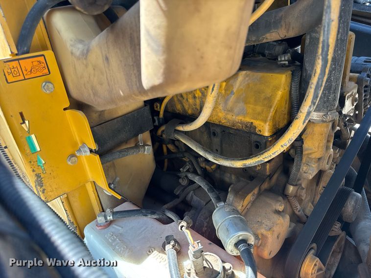 image for item DI9215 2013 John Deere 332D skid steer loader