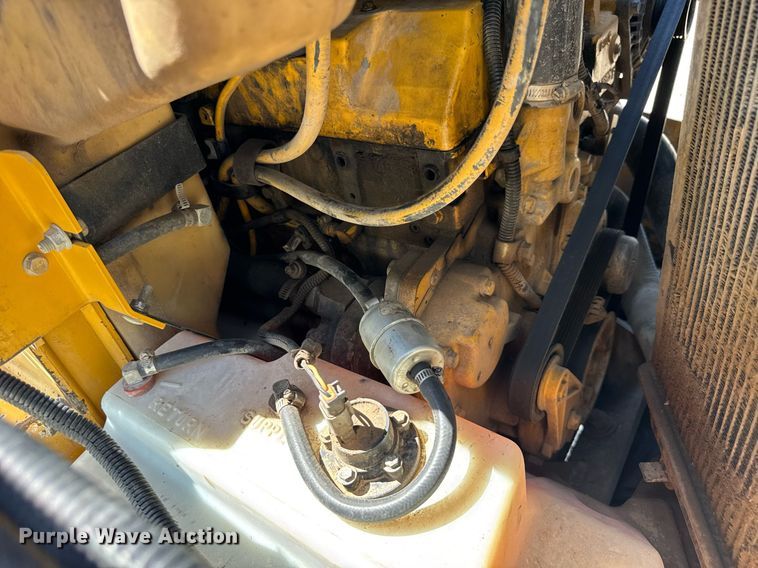 image for item DI9215 2013 John Deere 332D skid steer loader