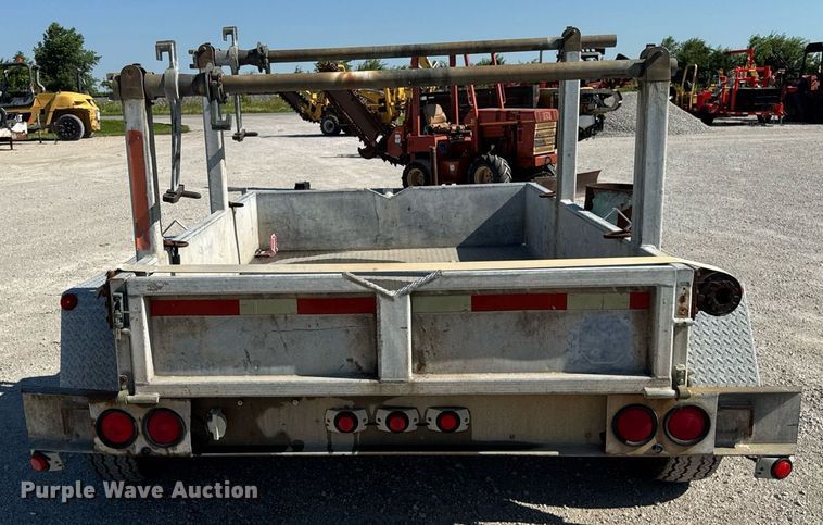 image for item DI9238 1999 Sauber Mfg Co 1521 reel trailer