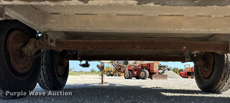 image for item DI9238 1999 Sauber Mfg Co 1521 reel trailer